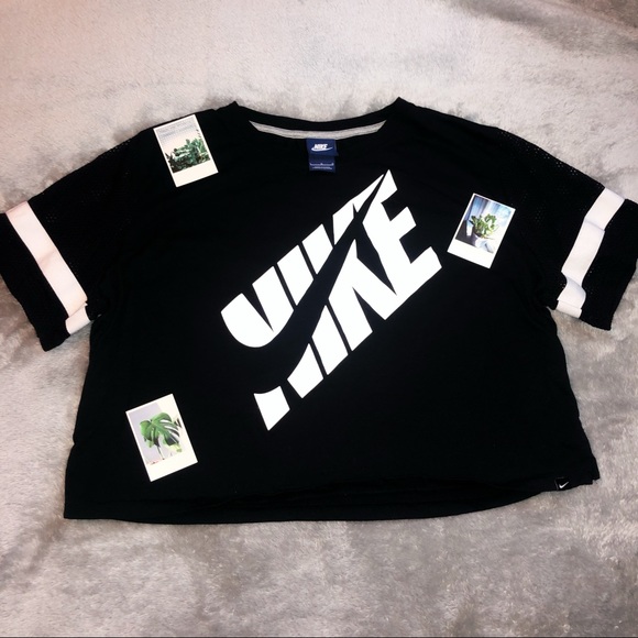 Nike Tops - Nike Crop Top